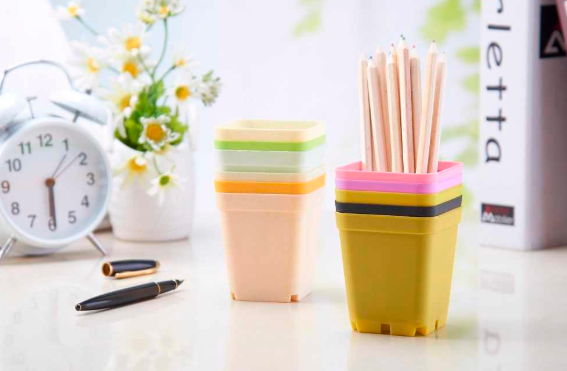 square plastic flower pots