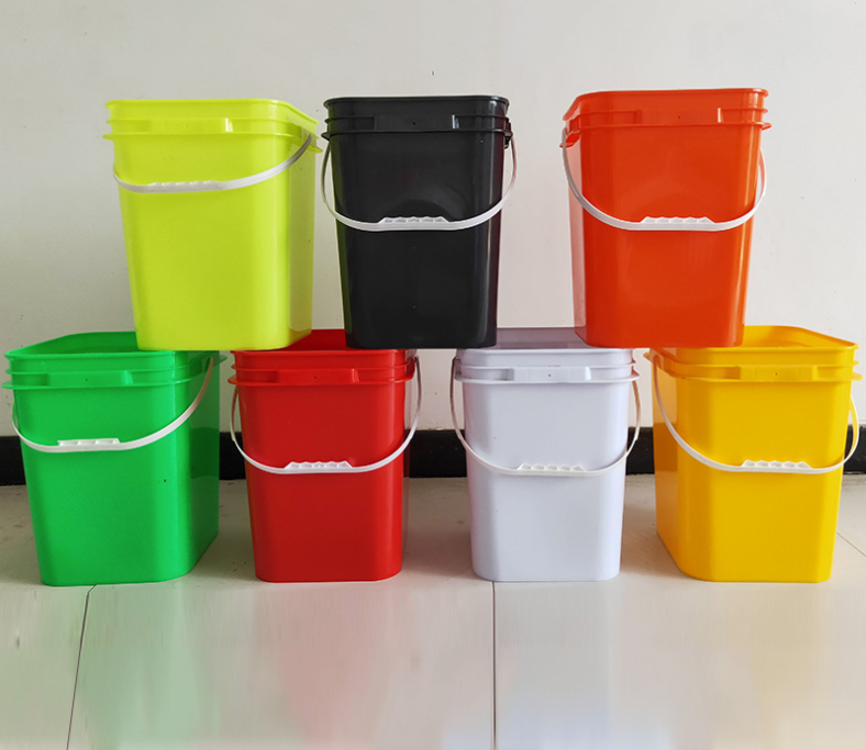Plastic Bucket With Lids